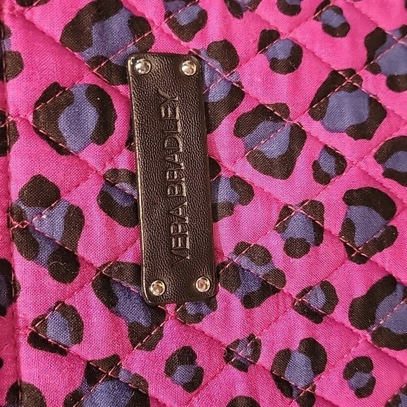 Vera BRADLEY Animal Print Weekender Travel Bag. - Picture 3 of 6